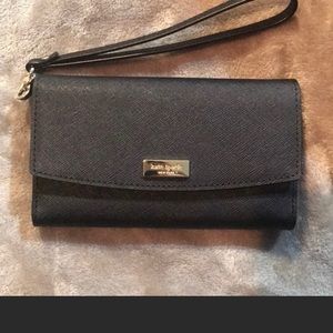 Kate Spade Wristlet- scratch resistant leather